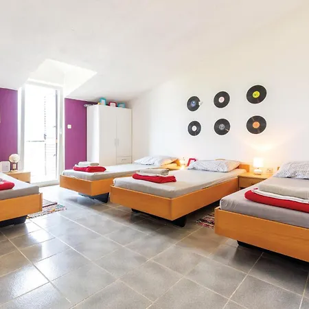 Ferienhaus Beautiful In Sevid *